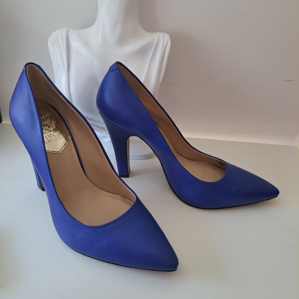 VINCE CAMUTO CARRA HEELS